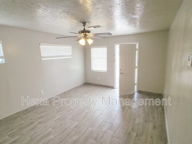 Photo - 4679 Weaver Rd Unit 2 Bedroom 12
