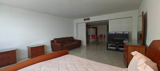 Photo - 801 Brickell Bay Dr