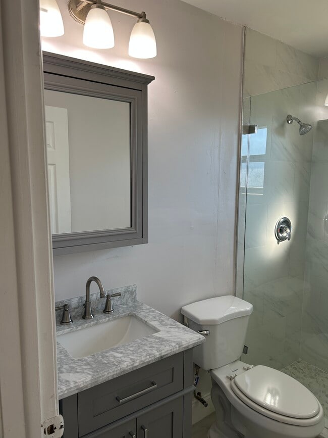 413 NE 24th Pl Unit 413