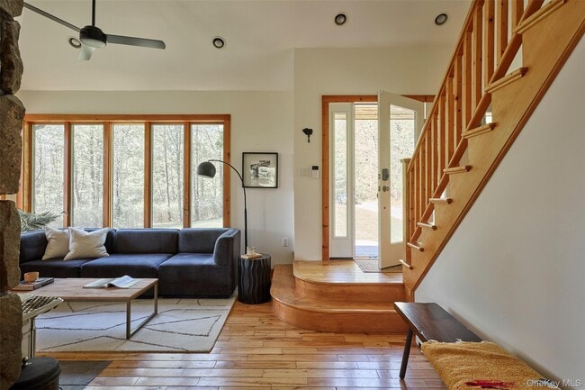 Photo - 22 John Spielman Rd
