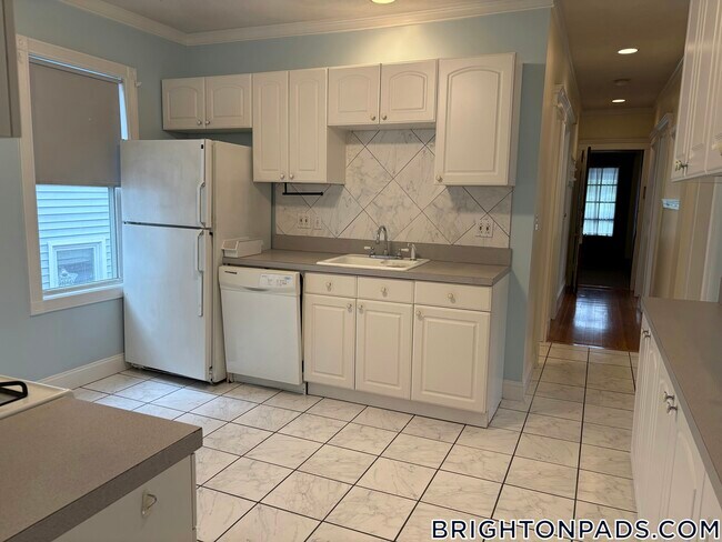 Photo - 18 Bigelow St Apartment Unit 1