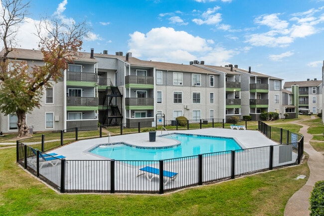 Photo - Parkway And Parkgreen On Bellaire