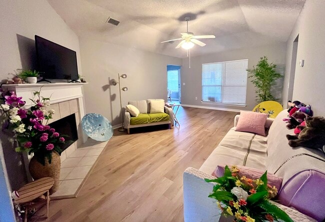 Photo - 7520 Avery Ln