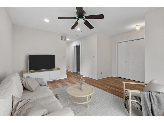 Photo - 2610 Dupont Ave S