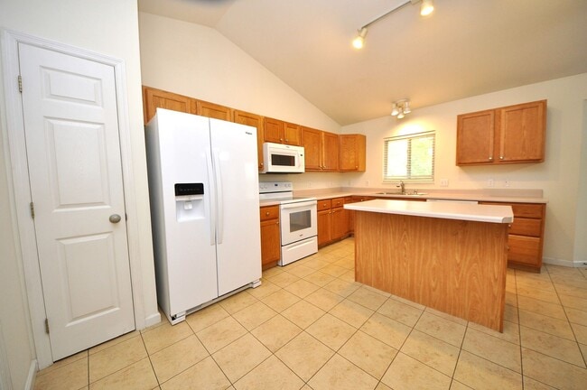 Building Photo - 131 Choctaw Dr