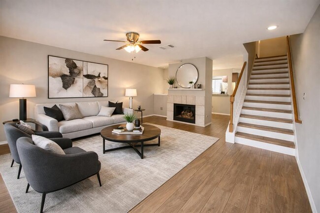 Building Photo - 11901 Swearingen Dr Unit 117