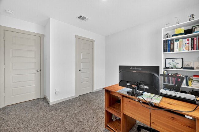 Photo - 6902 Halifax Harvest Ln