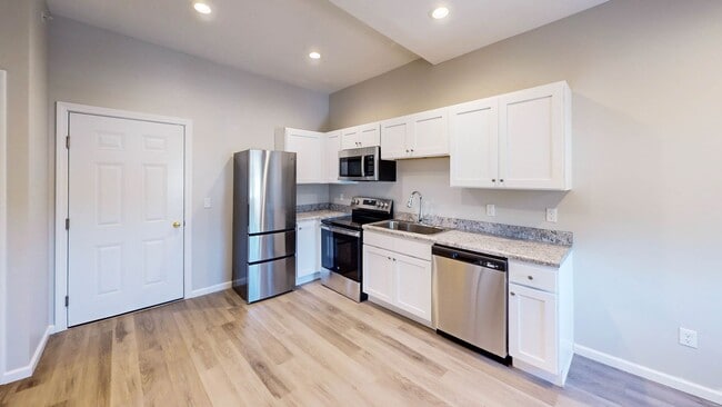 Building Photo - 337 Main St Unit 1-Bedroom Rental