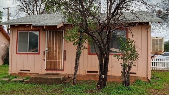 Photo - 2108 Fort Wayne St