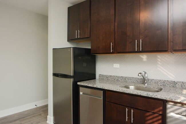 Photo - 533 W Belden Ave Unit 203B