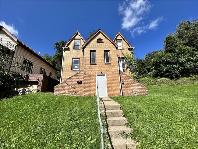 Building Photo - 3113 Elm St