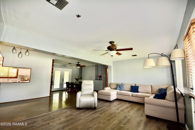 Photo - 101 Boxwood Dr
