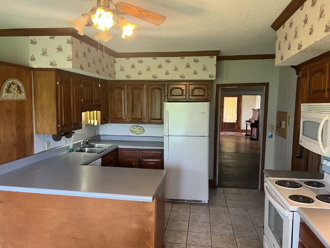 Photo - 3BR/2BA Home in Springfield Surrounded by Farmland