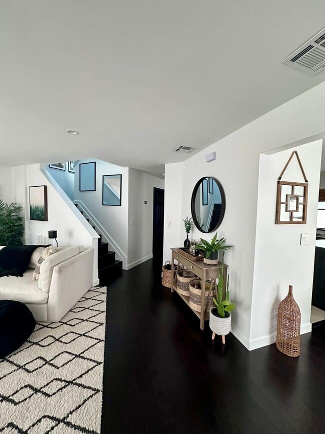 Photo - 132 Weybridge Cir