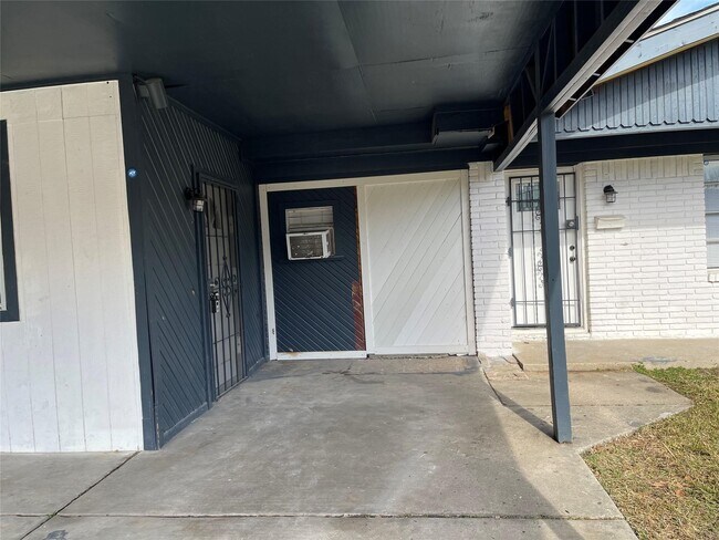 8321 Homewood Ln