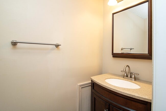 Photo - 1205 Headley Ct Unit 1