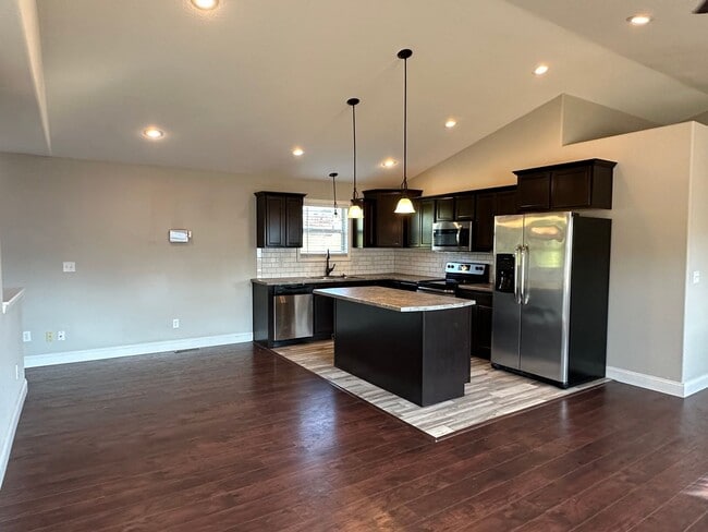 Photo - 4 Bedroom 3 Bath 2 Stall Garage in Waynesv...