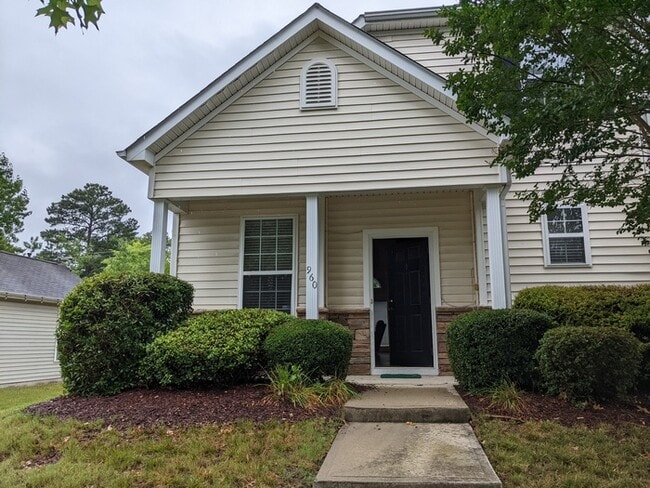 Photo - 960 Cinnamon Dr