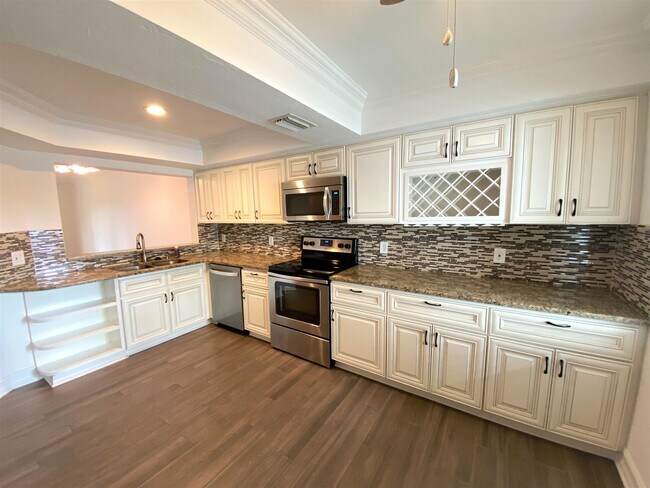 Photo - ** REGENCY WOODS ** 3 BED / 2 BATH - CONDO...