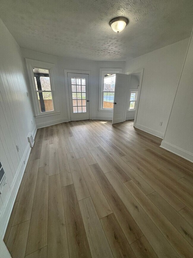 Photo - 1640 E 85th St Unit 2