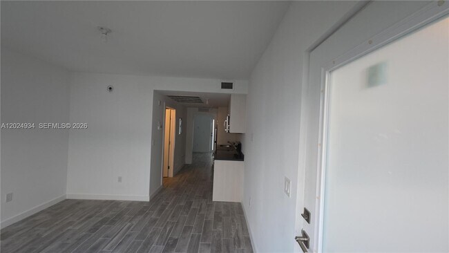 Photo - 1035 Euclid Ave Unidad 25