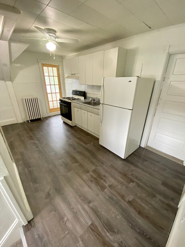 Photo - 214 W Garfield Ave