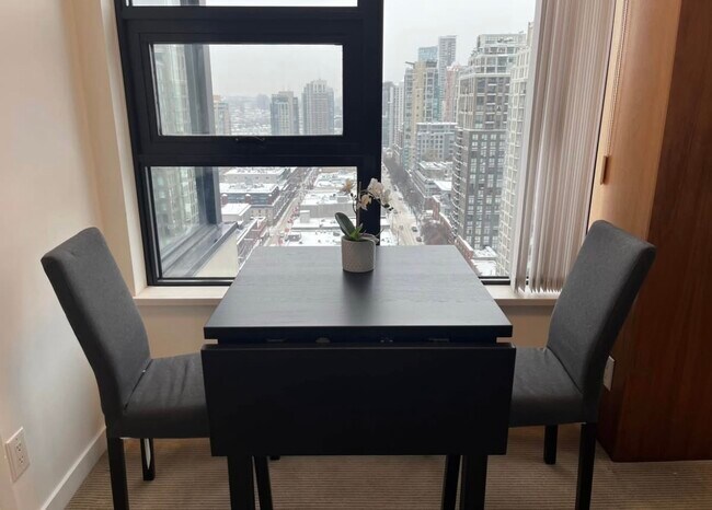 Photo - 928 Homer St