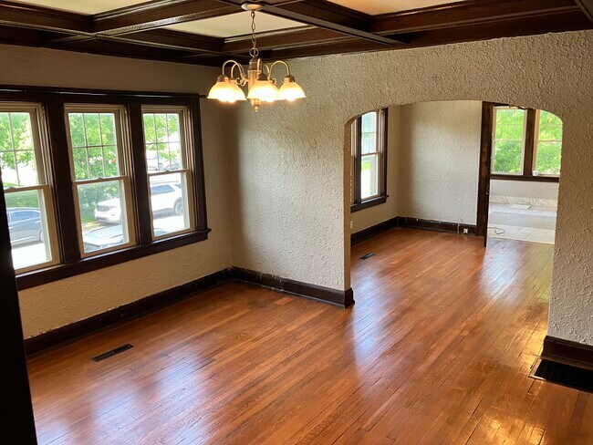 Photo - 1647 N Astor St Unit Lower