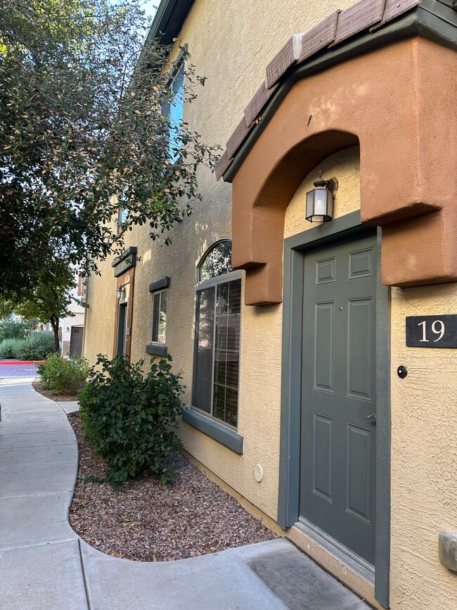 Photo - 2 Bedroom Condo in the Tre Allagio Community Near N Price Rd and W Elliot Rd!
