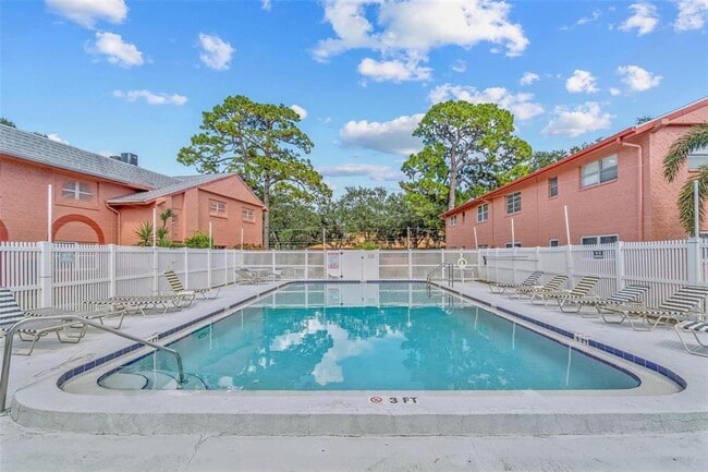 Photo - 265 SW Lincoln Cir N Unit 2102