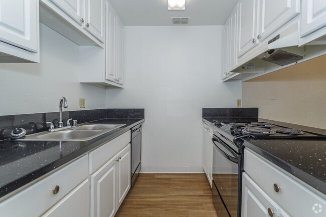 3BR, 2BA - 1,400 SF B