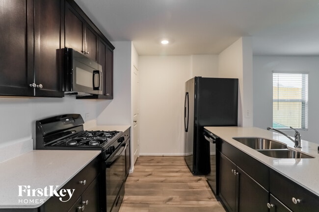 Photo - 448 Frio Pass Trl