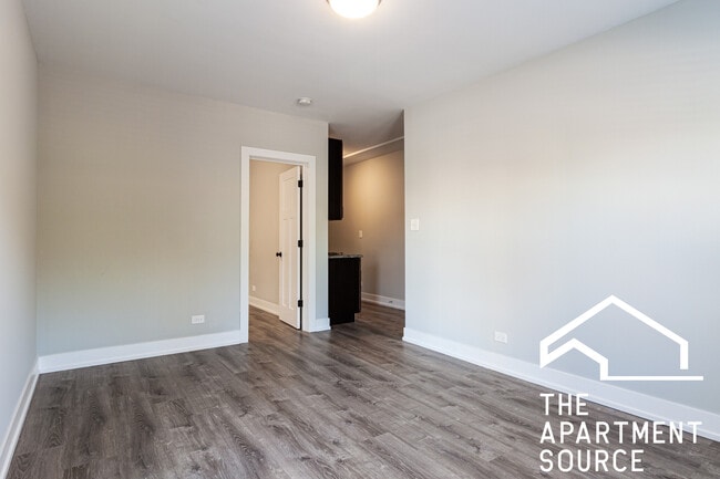 Photo - 701 W Brompton Ave Unit 05