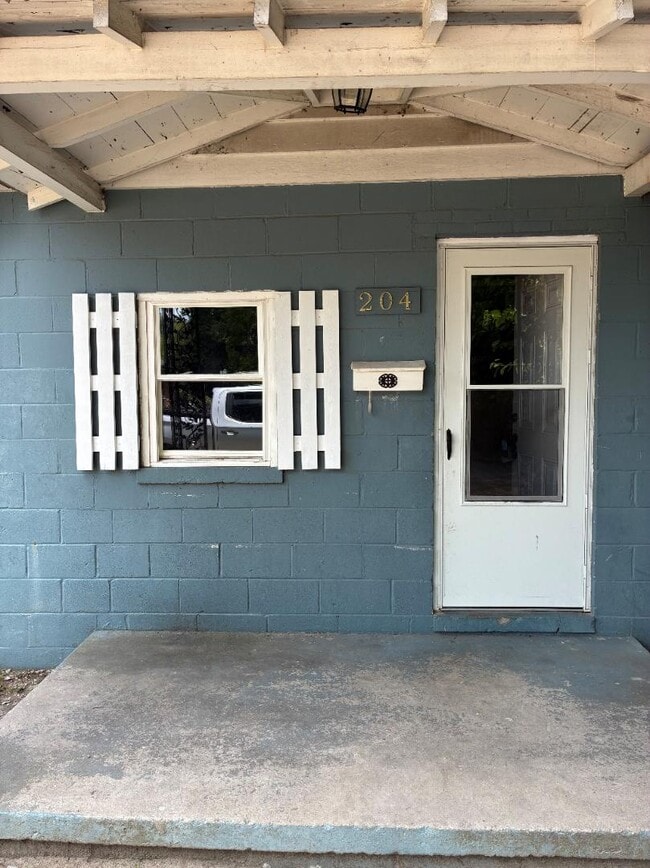 Photo - 204 Wainwright Ave E