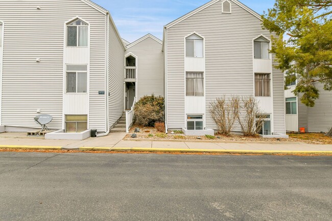 Building Photo - $0 DEPOSIT OPTION. CHARMING 2 BED 2 BATH ... Rental