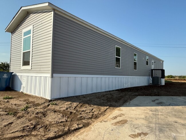 Building Photo - 133 Ponderosa Way