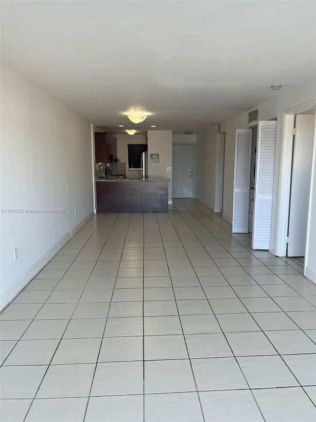 Photo - 6055 W 19th Ave Unidad 411 Rental