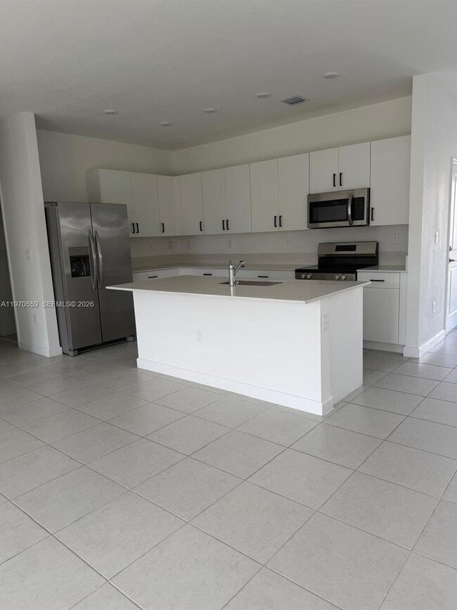 Building Photo - 2638 SE 9th St