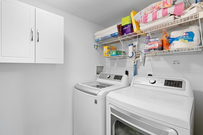 Photo - 1725 Ascot Way Unidad D Rental