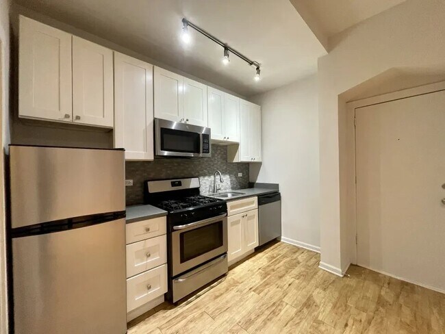 Photo - 2834 W Palmer St Unit 2834 West Palmer Street
