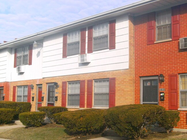 Colonial Village Apartments For Rent in Dayton, OH