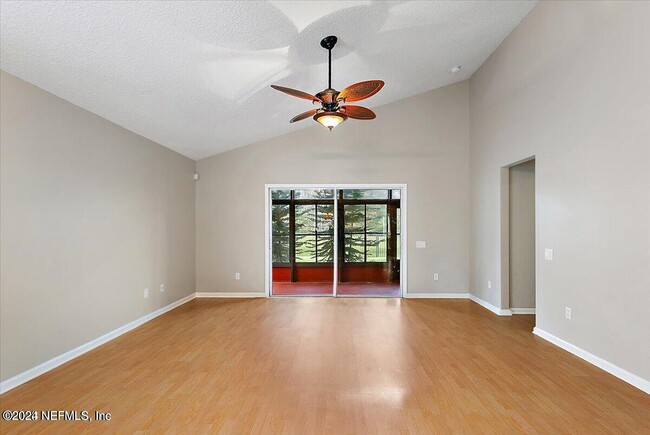 Photo - 1212 Coghill Cir