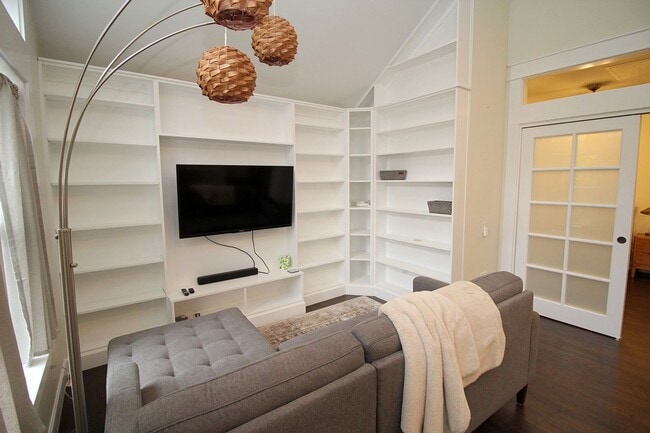 Photo - 816 NE Imperial Ave