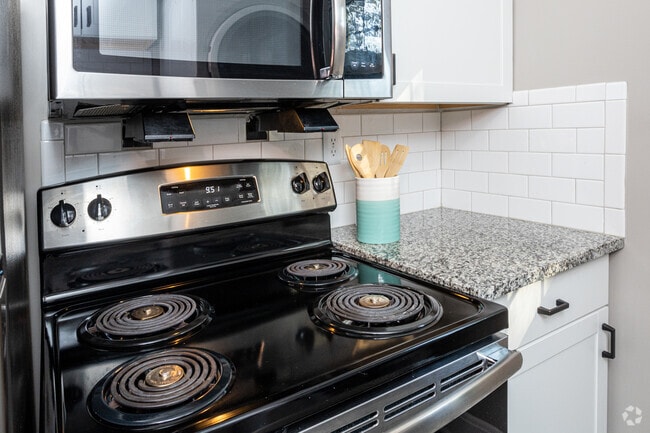 2HAB, 1BA - 880 ft² - Cocina - A Little Holiday Wish Come True: No rent until January!