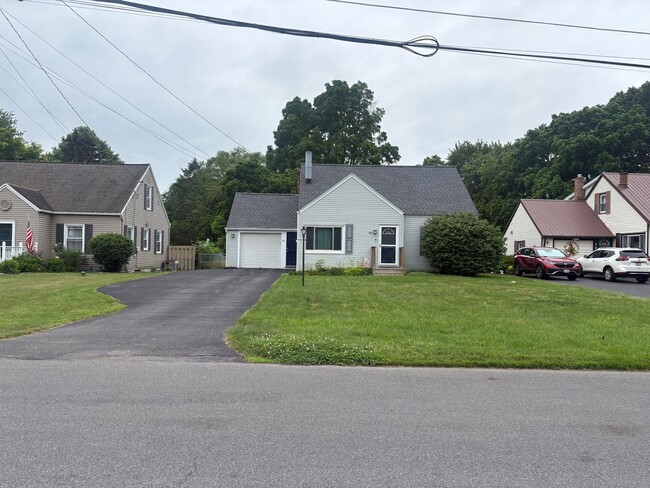 Charming 3-Bed, 1.5 Bath Home in Peaceful ... - Charming 3-Bed, 1.5 Bath Home in Peaceful ...