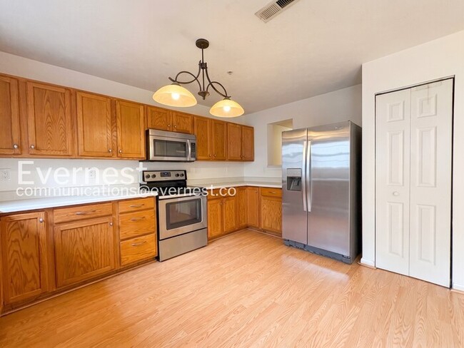Photo - 3 Bed/2 Bath Townhome with Garage / Pet-Friendly / Vouchers Accepted / Available Now!