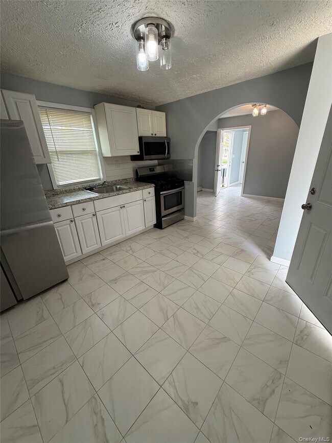 Photo - 480 St Johns St