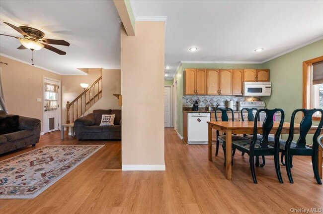 Photo - 7 Chickadee Ln