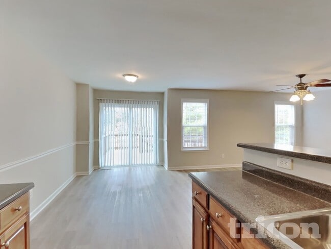 Photo - 401 Parrish Hill