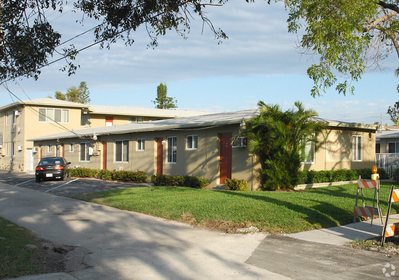 Chalet Motel Apartments - Chalet Motel Apartments
